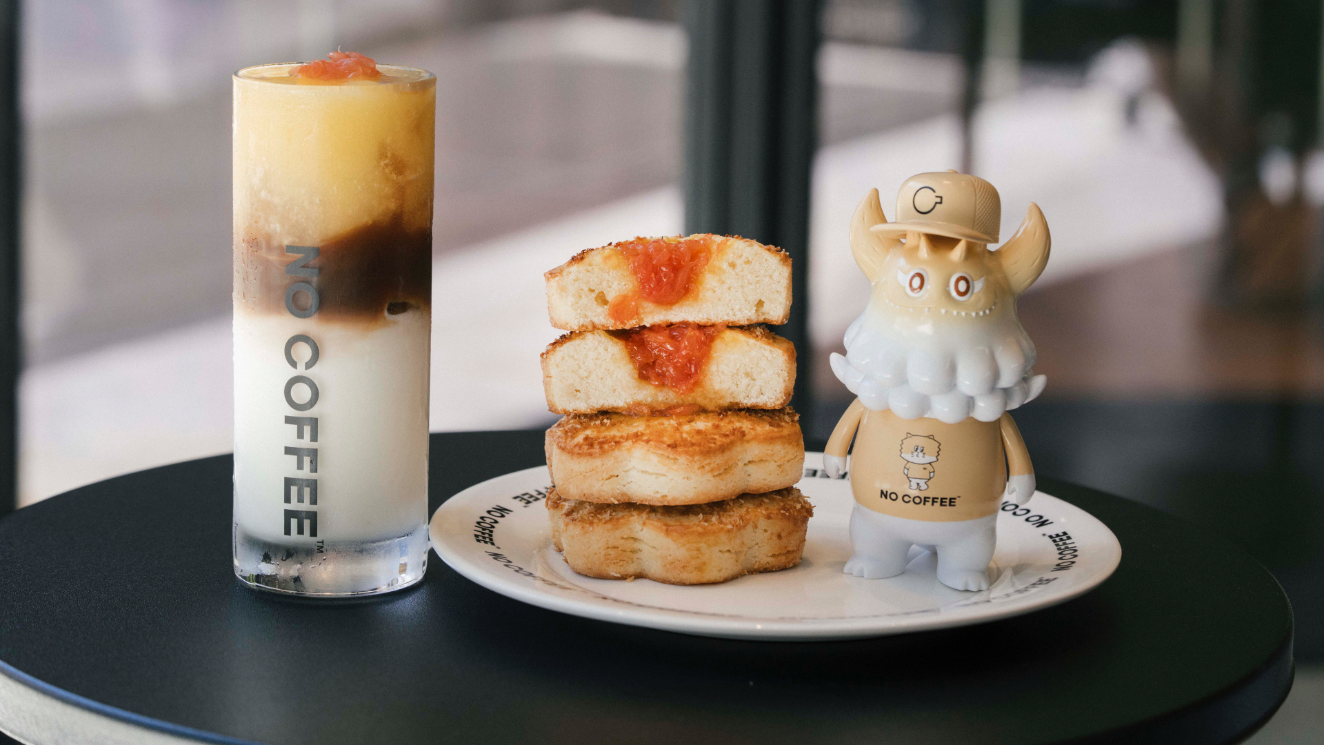 NO COFFEE × T9G第三度聯名！楊枝甘露拿鐵登場，RANGEAS Jr.公仔台灣首